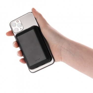 Logotrade promotional item image of: Magnetic 5.000 mAh 5W wireless powerbank