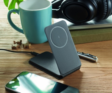 Logotrade promotional merchandise picture of: Foldable magnetic charger 15W