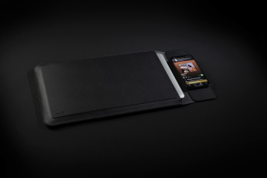 Logotrade corporate gift image of: Swiss Peak 15W magnetic charging laptop sleeve 14-15,6"