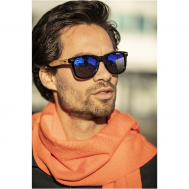 Logo trade reklaamtooted foto: Hiru rPET/puidust peegeldatud polariseeritud päikeseprillid kinkekarbis