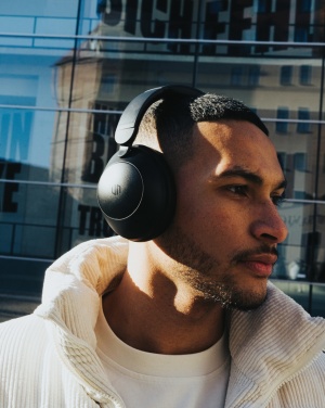 Logo trade reklaamkingitused foto: Urban Vitamin Cupertino RCS rplast ANC kõrvaklapid