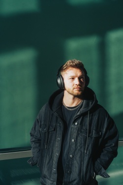 Logo trade ärikingi pilt: Urban Vitamin Cupertino RCS rplast ANC kõrvaklapid