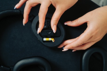 Logotrade ärikingi foto: Irvine RCS taaskasutatud ja parandatavad ANC juhtmevabad kõrvaklapid