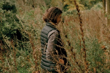 Logo trade firmakingituse pilt: Iqoniq Meru naiste taaskasutatud polüestrist vest