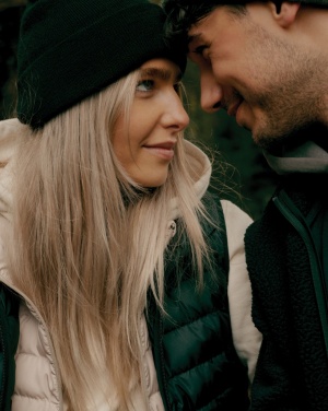 Logo trade ärikingid foto: Iqoniq Meru naiste taaskasutatud polüestrist vest