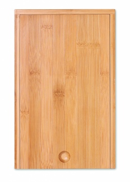 Logo trade ärikingi pilt: Juustu ja veini komplekt