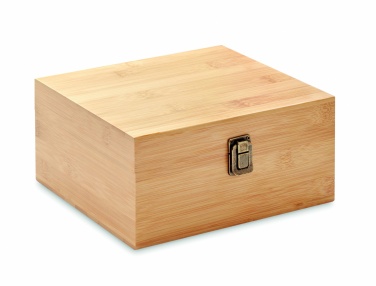 Logotrade meene foto: Viskiklaaside komplekt puidust karbis