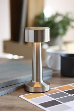 Logotrade reklaamkingitused pilt: HIERLUZ laetav rauast laualamp