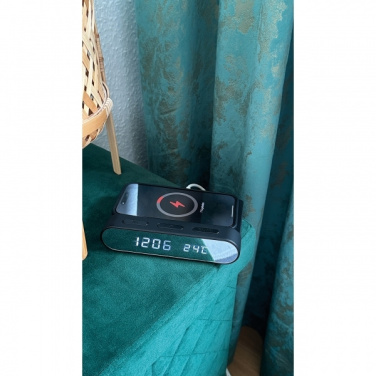 Logo trade meene pilt: Äratuskell ja juhtmevaba laadija ADELAIDE