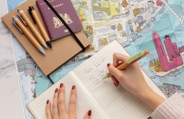 Logotrade mainoslahjat kuva: Bambukynä vehnänolki-klipsillä