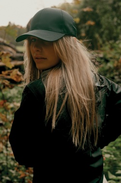 Logo trade mainoslahjat ja liikelahjat kuva: Iqoniq Logan kevyt takki kierrätyspolyesteristä