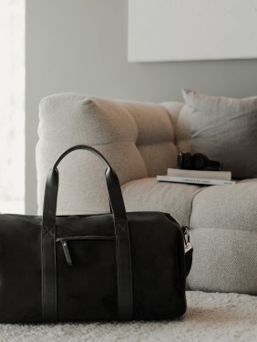 Logotrade mainoslahja tuotekuva: VINGA Marlow RCS -weekend bag kierrätettyä polyesteriä