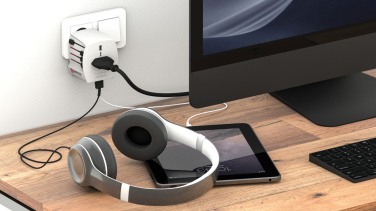 Logotrade liikelahjat kuva: SKROSS World Travel MUV 2-napainen USB A ja C adapteri