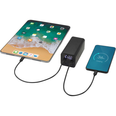 Logo trade mainostuotet tuotekuva: Acamar 20 000 mAh:n ja 70 W:n kannettavan tietokoneen varavirtalähde kierrätetystä alumiinista