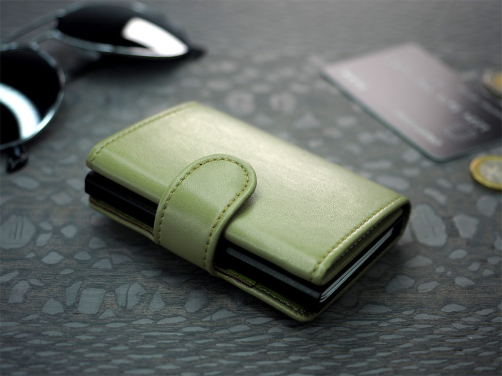 Лого трейд бизнес-подарки фото: Кошелёк RFID 1225119