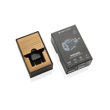 Лого трейд pекламные подарки фото: Зарядное устройство Urban Vitamin Monterey RCS из переработанного пластика 20 Вт GAN