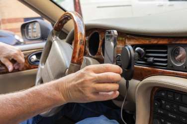 Logotrade profilreklam bild: PowerCruze RCS rplastic 15W magnetisk laddnings- bilhållare